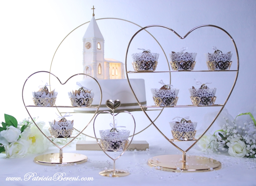 Heart-shaped cupcake stands 